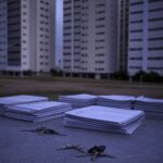 Prédios residenciais em Brasília representando oneração de transações imobiliárias por lei de ITBI aprovada pela CLDF.