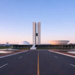 Vista panorâmica da Esplanada dos Ministérios em Brasília, simbolizando queda histórica nos homicídios no DF.