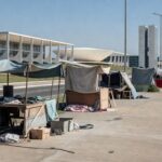 Ruas de Brasília com barracas de moradores em situação de rua