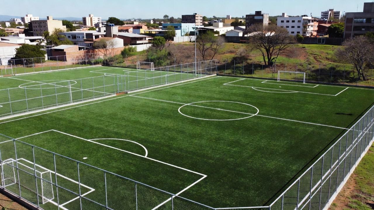 Campos sintéticos reformados em Taguatinga e Samambaia, Brasília