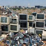 Pilhas de lixo eletrônico acumulado no Distrito Federal