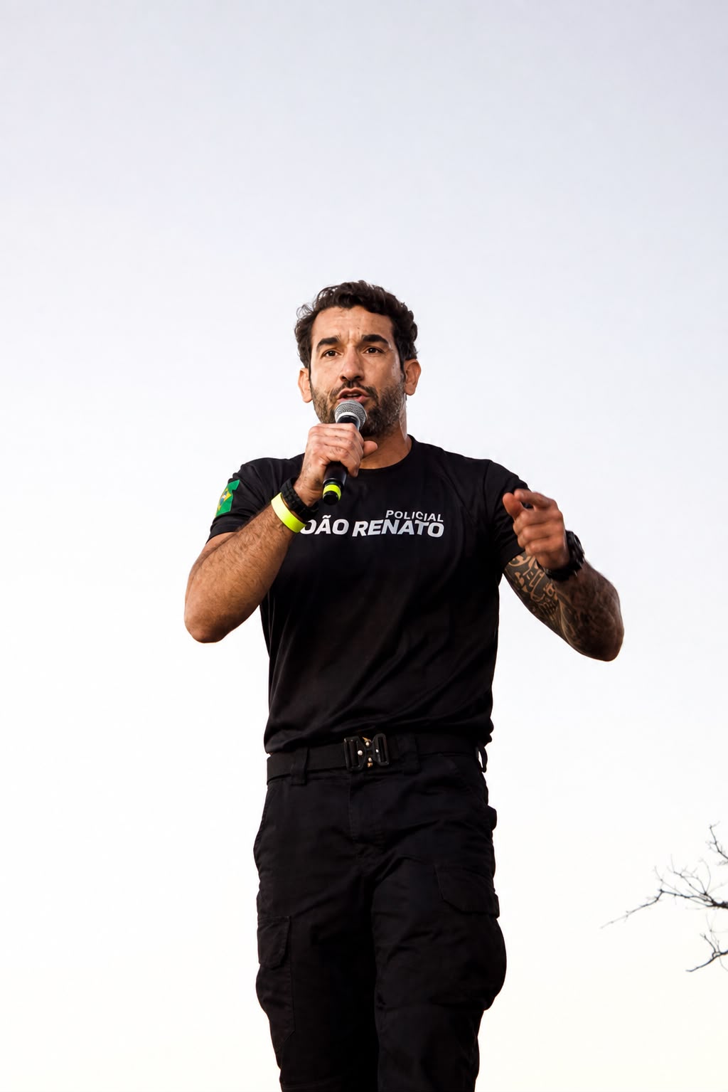 Policial João Renato em discurso forte defende mais segurança pro DF, proteção das famílias e valorização das força de segurança, com destaque pra polícia penal